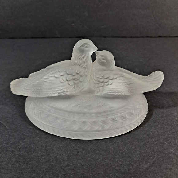 SOLD Vintage Clear Frosted Glass Dove Covered Dish Farmhouse Country Decor - Picture 5 of 13